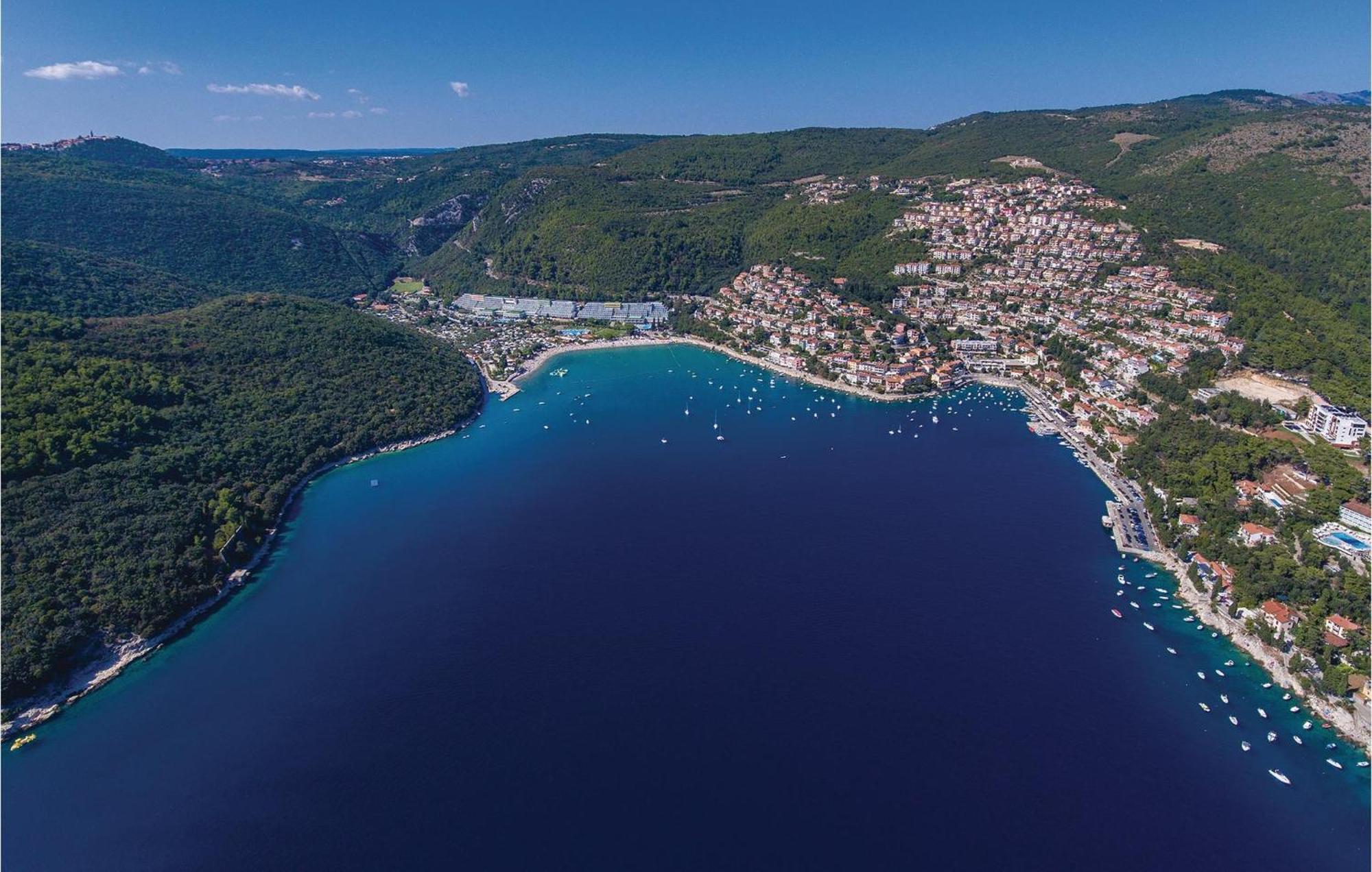 Amazing Apartment In Rabac With Kitchen Exterior foto